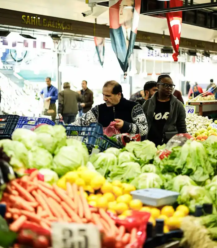 Organic farms avoid toxic inputs, improve soil health, grow clean, sustainable food that supports nature.