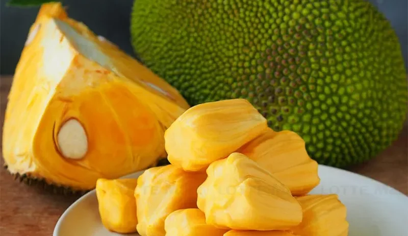 MÍT THÁI RUỘT VÀNG Xuất xứ: vĩnh long /đồng tháp Mùa vụ: Quanh năm. Size: > 9kg/trái. Quy cách:1 trái/thùng. Đặc điểm: ruột vàng, múi ráo,giòn ngọt. Bảo quản: 2–8°C,15 ngày. Khả năng cung ứng: 10 cont/tháng.