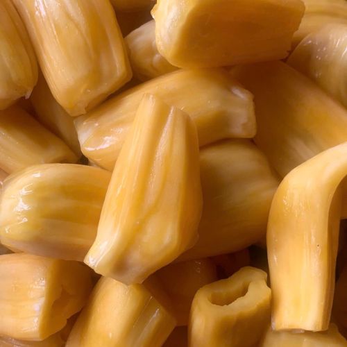 MÍT THÁI VÀNG CẤP ĐÔNG IQF – SPECIFICATIONS Quy cách: Múi, khối, sợi (tùy yêu cầu). Màu sắc – mùi vị: Vàng tự nhiên, thơm đặc trưng, vị ngọt. Độ Brix: 18 – 22°Bx. Cấp đông: IQF ở -35°C đến -40°C, bảo quản ≤ -18°C. B ao bì: Túi PE/PA, 1kg – 10kg, thùng carton 10– 20kg. HSD: 24 tháng (ở -18°C). Chứng nhận: Không chất bảo quản, đạt tiêu chuẩn VSATTP & xuất khẩu.